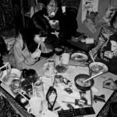 Gia đình 7 người và cuộc sống trong căn hộ rộng 9m2